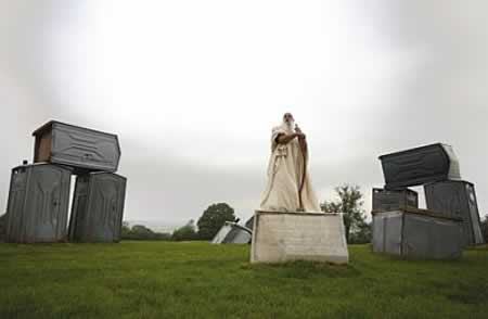 banksy-dixiklo-stonehenge-2007.jpg