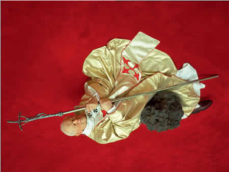 cattelan-la-nona-ora-1999.jpg