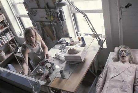 Paul Thek Artist´s Artist thek studio arbeitet an the tomb 1966 photo peter hujar Paul Thek Artist´s Artist